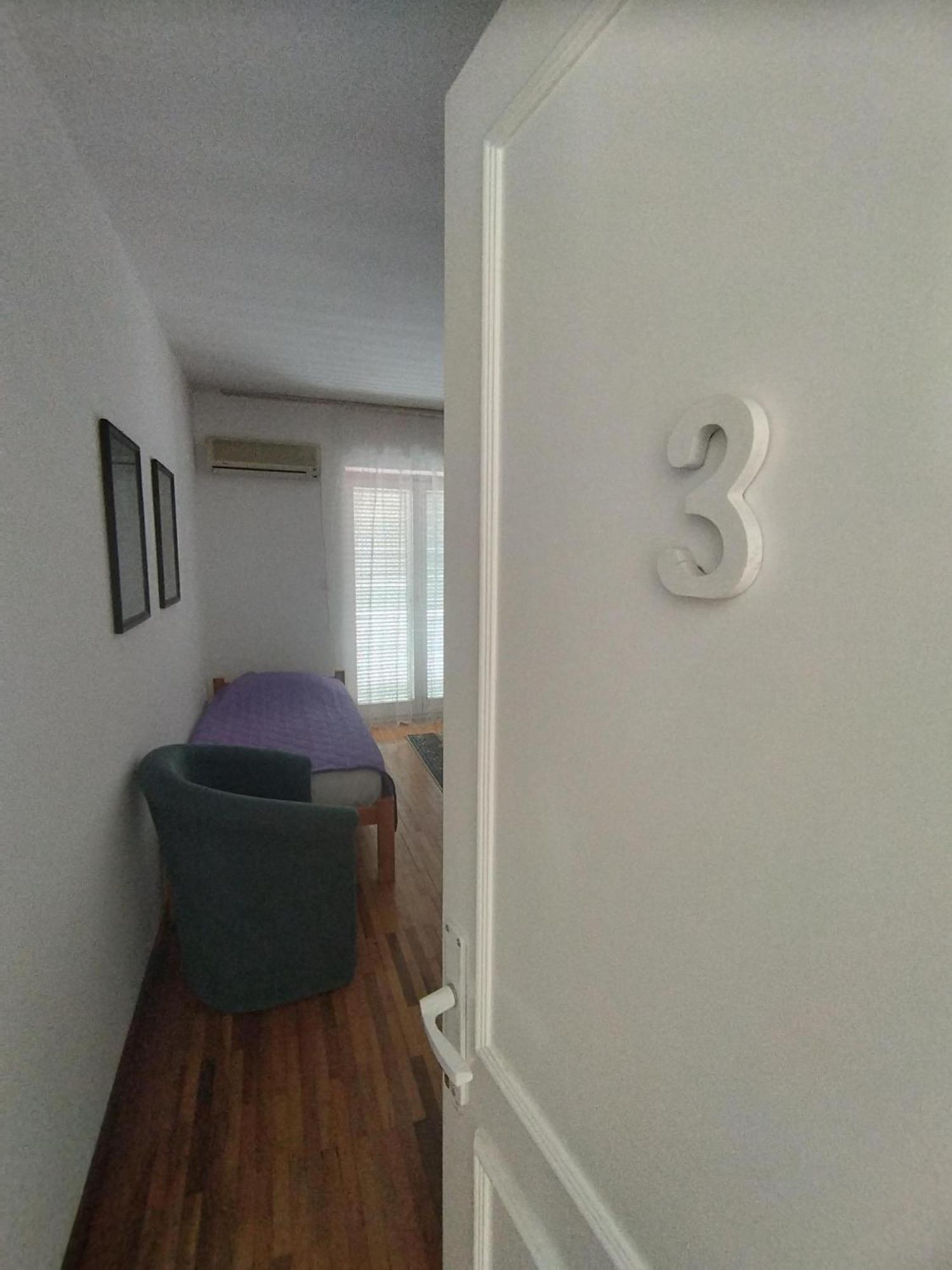 Villa Ema Rooms Ni 外观 照片